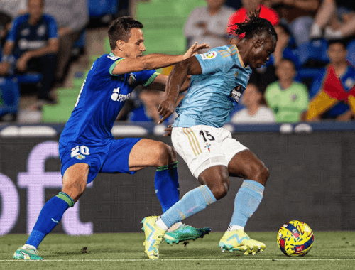 Joseph Aidoo vuelve a la defensa