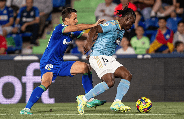 Joseph Aidoo vuelve a la defensa