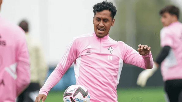 Renato Tapia está tranquilo y elogia a Rafa Benítez