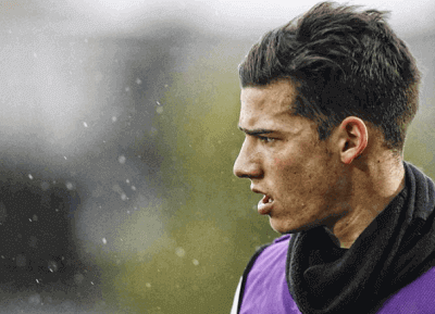 Santi Mina