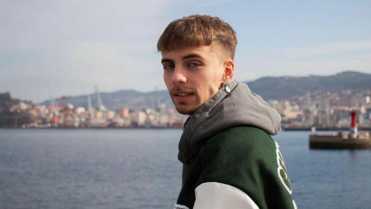 El vigués Guzmen triunfa con su versión de _Oliveira dos cen anos_
