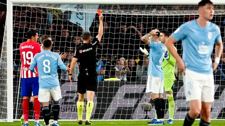 El Celta de Vigo recurrirá la tarjeta roja de Iván Villar
