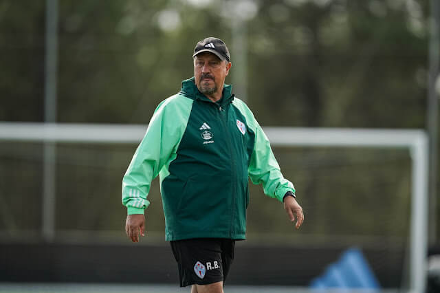 Rafa Benítez defiende sus cambios